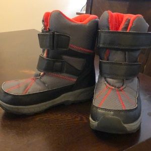 Carter’s snow boots